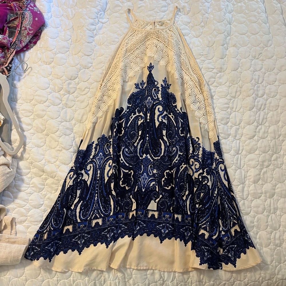 Elegant Free People Crocheted Cream/Navy Swing Dress